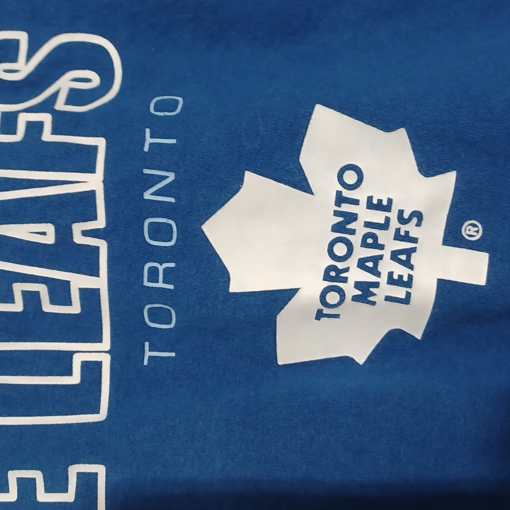 ✨3/$25✨Toronto Maple Leafs Youth Tee - L - Picture 5 of 6